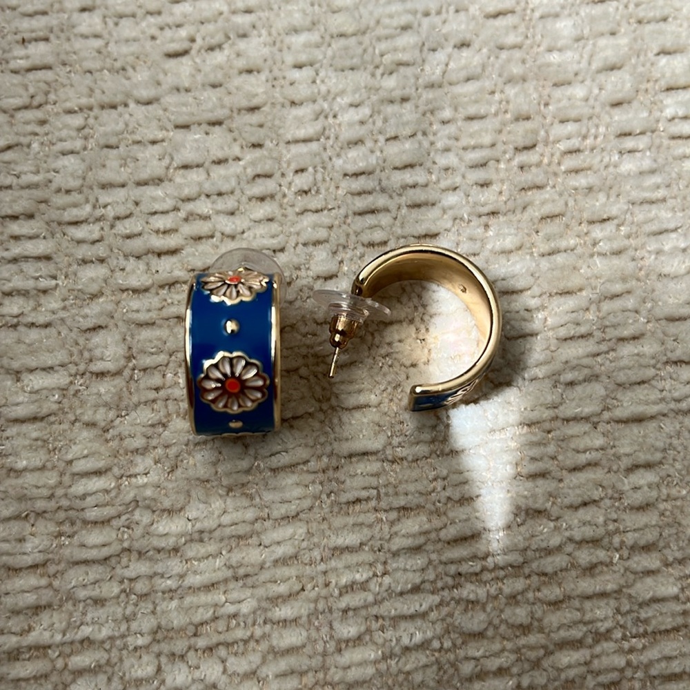 Blue flower enamel earrings